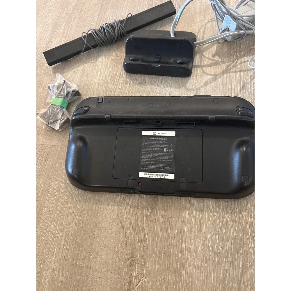 Wii U touch pad screen controller, charger and more